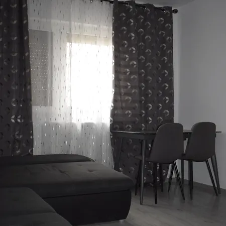 Lori * إيفوري نورد